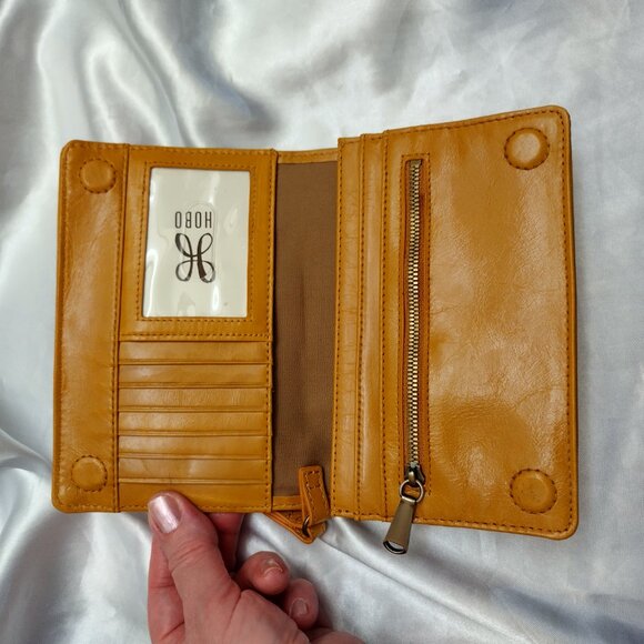 *HOBO International Tan Brown Khaki Camel Leather Wallet Wristlet Crossbody - Picture 1 of 16